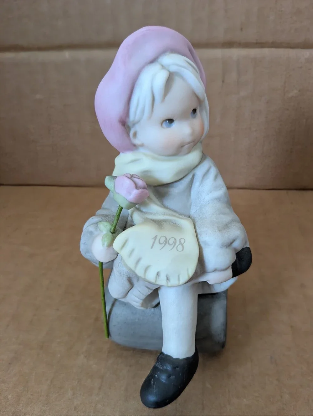Alaska Momma 1998 Pink and White Figurine Decorative Home Accent 376043